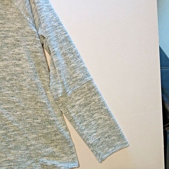 Westbound Large Turtle Neck Gray Shirt, Warm, Cozy, Soft, Minimalist. - Picture 5 of 10